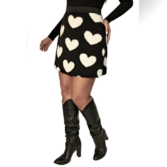SHEIN HEARTS Y2K MINI SKIRT NWOT LOVE PARTY CLUBBING VALENTINES CHRISTMAS CURVE - Picture 1 of 4